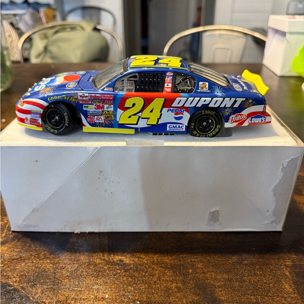 Action #24 Jeff Gordon DuPont Pepsi Daytona 2002 Monte Carlo #102224 1/24 Scale